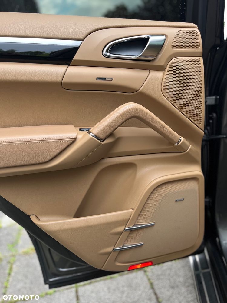 Porsche Cayenne S Platinum Edition - 23