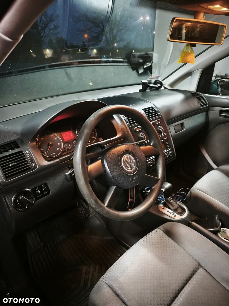 Volkswagen Touran 1.6 FSI Automatik Goal - 6