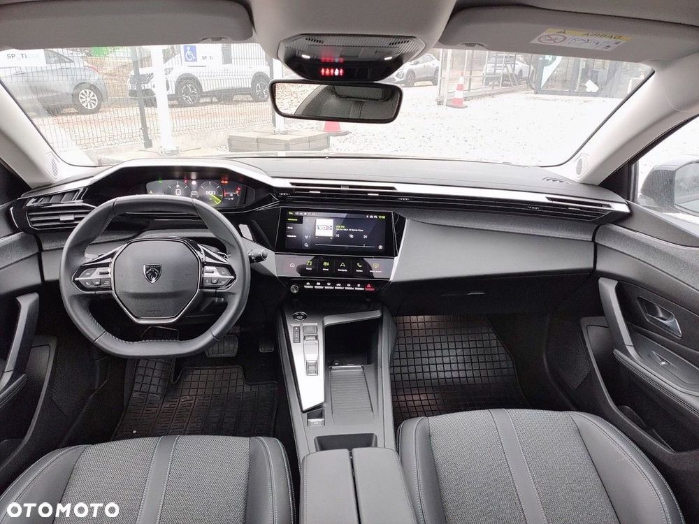 Peugeot 308 - 8