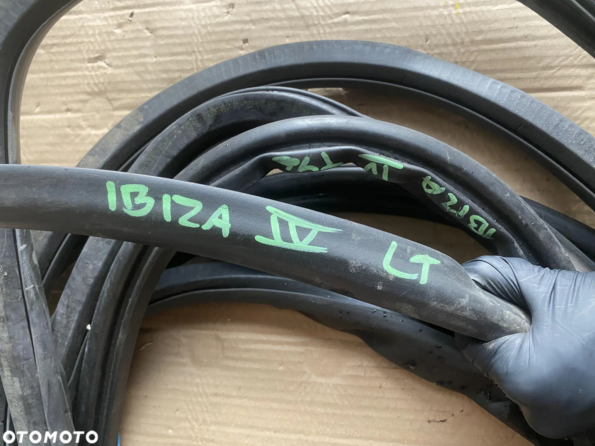 Uszczelka drzwi Seat Ibiza IV prawa lewa przód tył klapa OE - 2