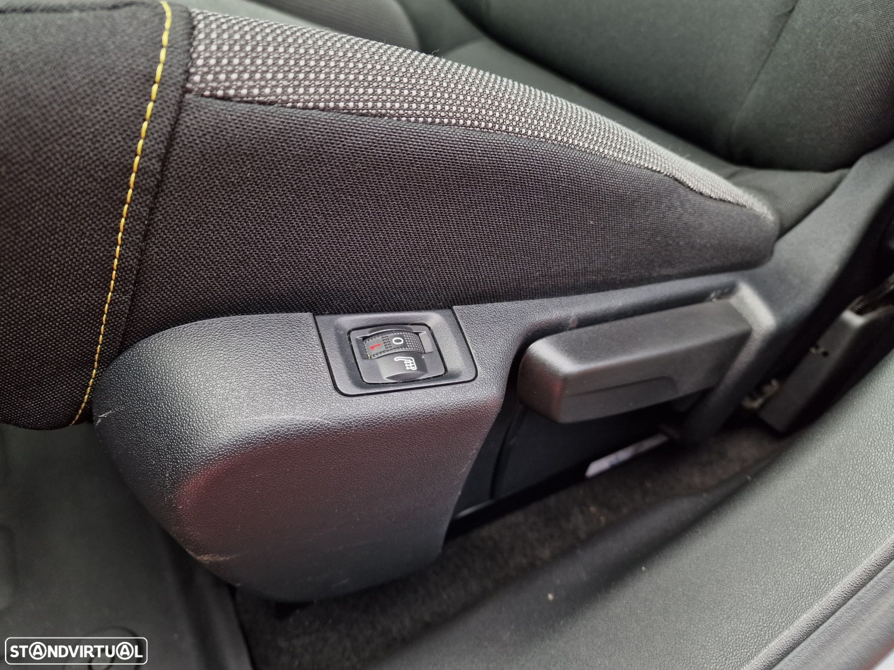 Citroën C3 1.2 PureTech Shine EAT6 - 10