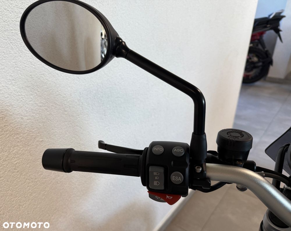BMW R - 7