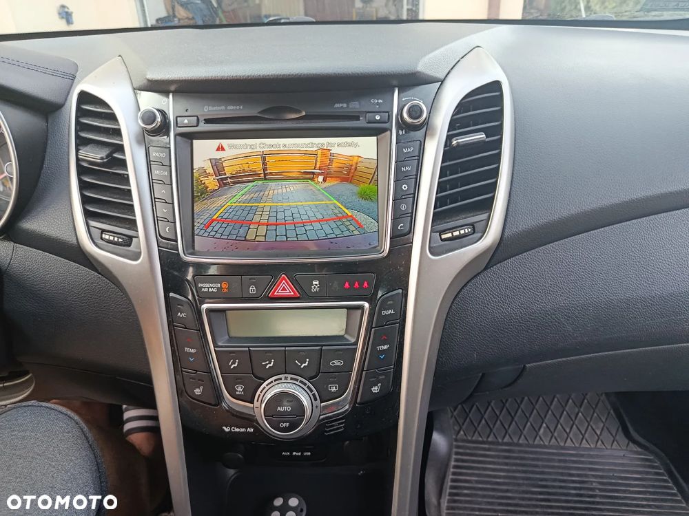 Hyundai i30 1.4 CRDi Premium - 11