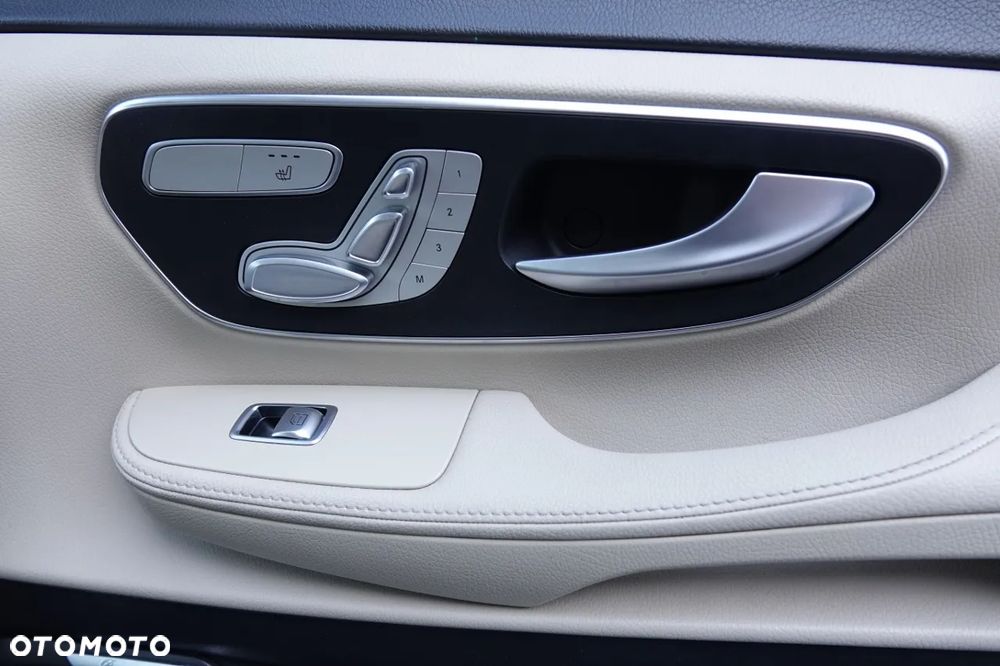 Mercedes-Benz Klasa V 300 d 4-Matic 9G-Tronic - 31