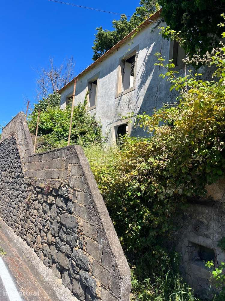 Moradia T3 para Recuperar com 250 m² de Terreno e Vista Mar Incompa... - Grande imagem: 3/8