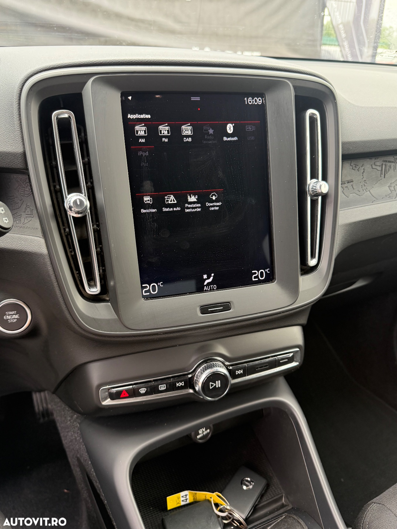 Volvo XC 40 D3 AWD Momentum - 25