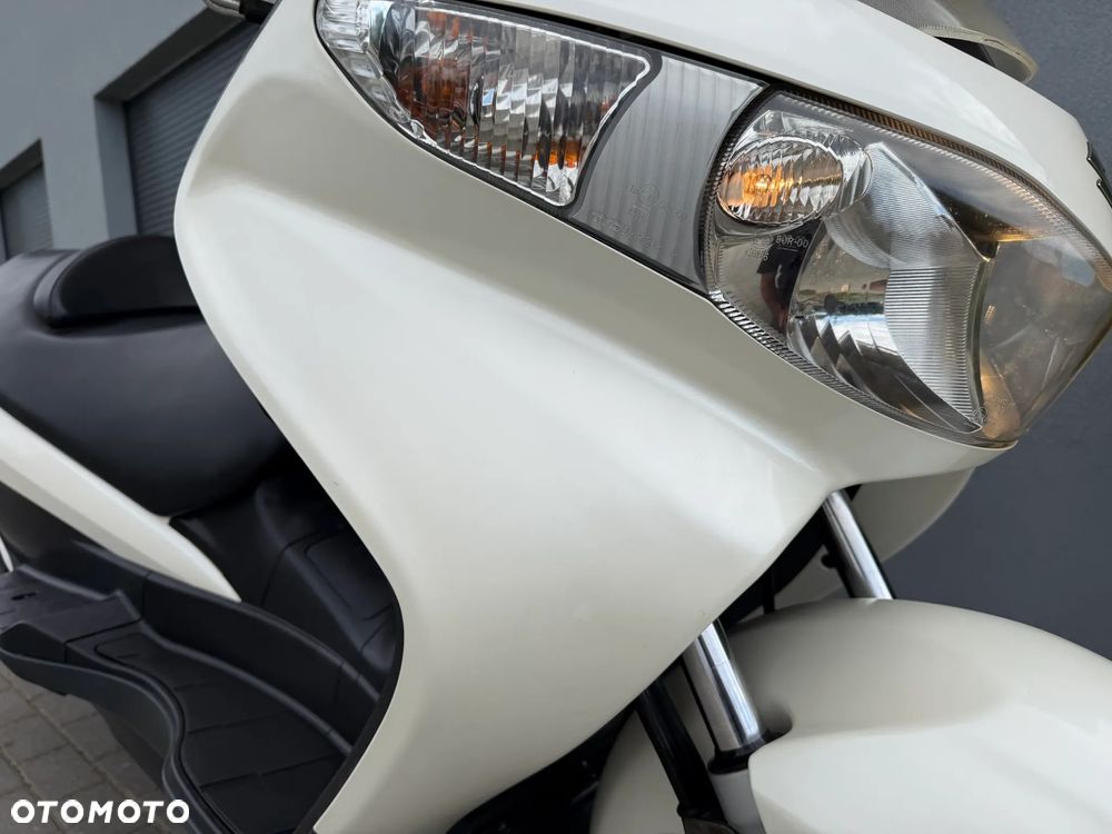 Suzuki Burgman - 15