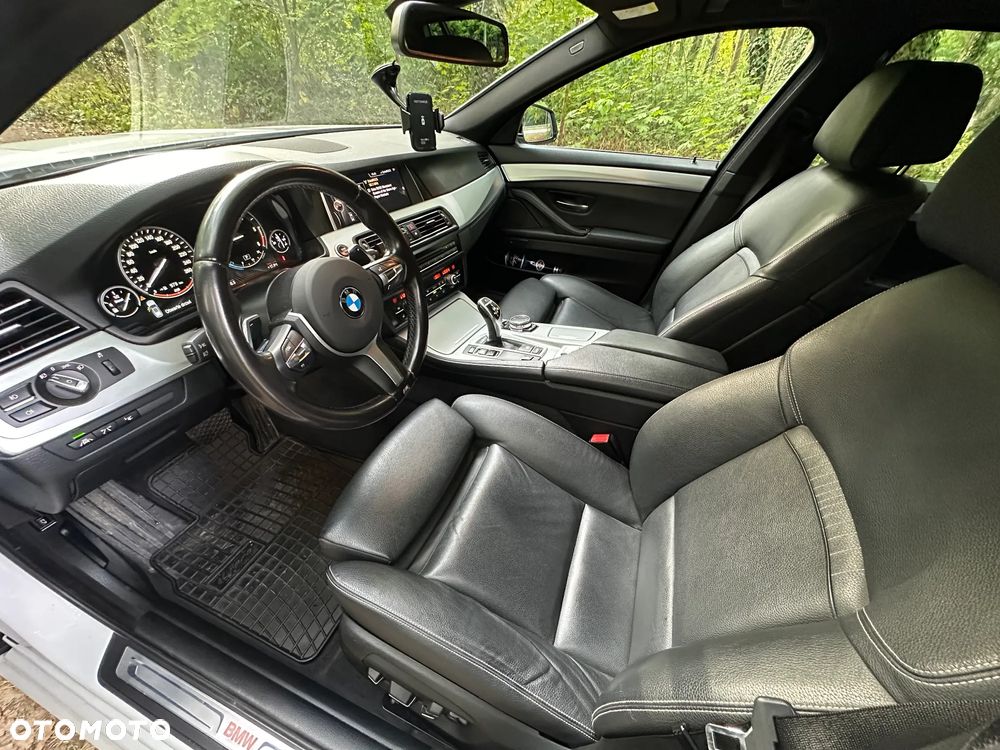 BMW Seria 5 525d Touring Luxury Line - 13