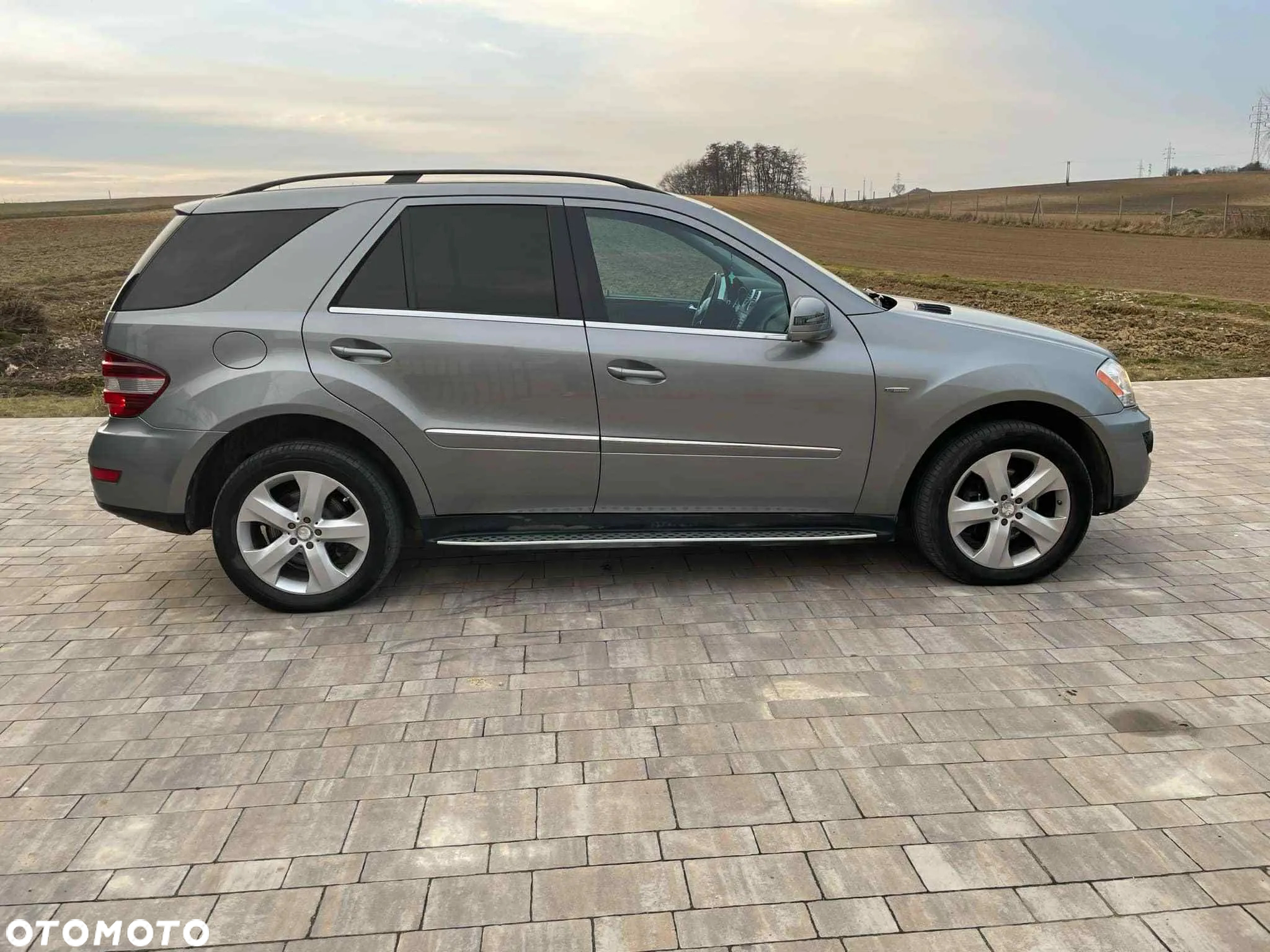 Mercedes-Benz ML 350 BlueTec 4-Matic - 6
