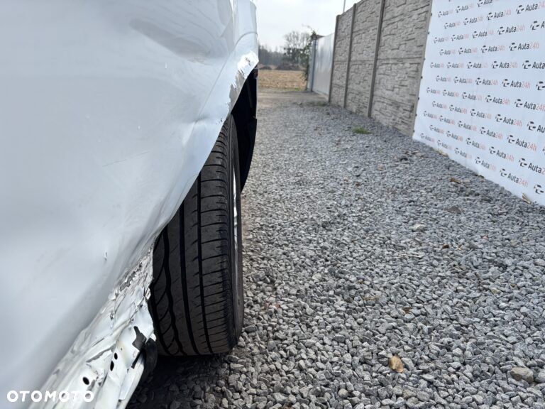 Ford Transit Courier - 18