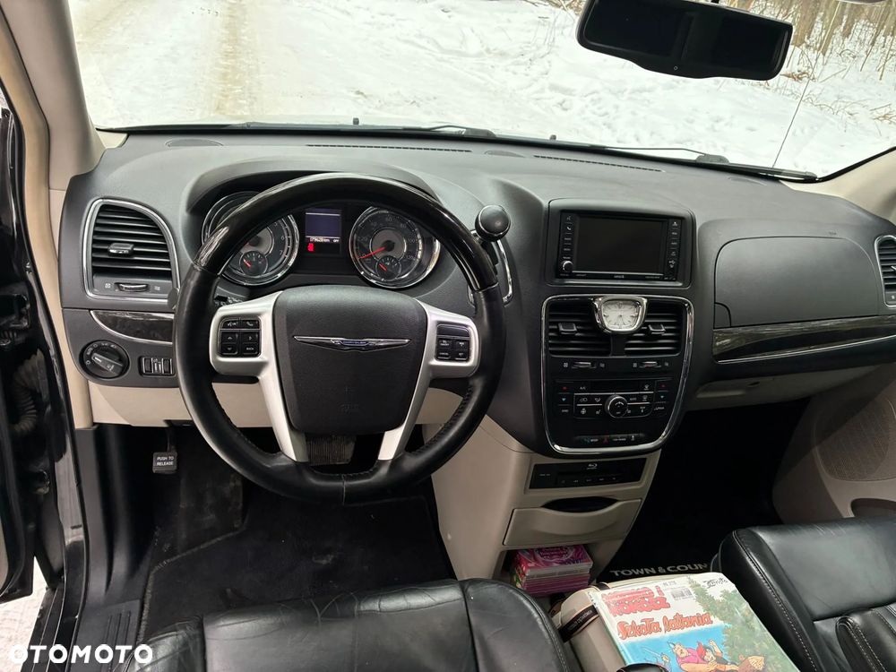 Chrysler Town & Country 3.6 Limited - 23