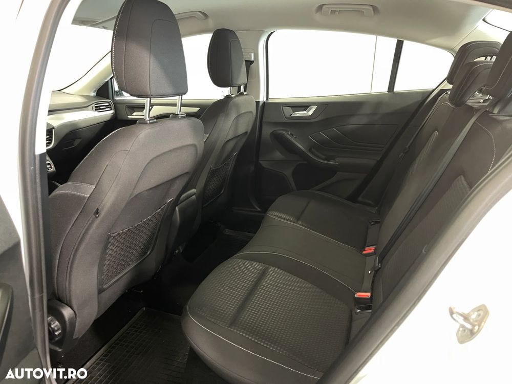 Ford Focus 1.0 EcoBoost Trend Edition - 11