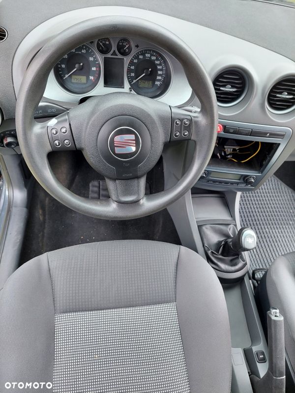 Seat Ibiza SC 1.4 16V Style - 12