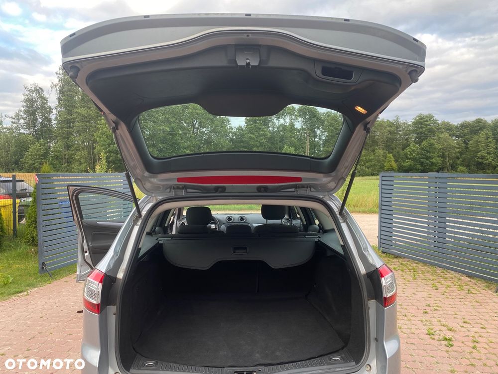 Ford Mondeo - 24