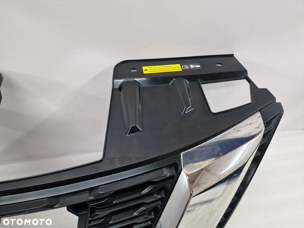 NISSAN X-TRAIL / ROGUE T32 LIFT 17- ATRAPA / GRILL PRZEDNI PRZÓD , NR 623106FR0C , NR AUKCJI GR358 - 6