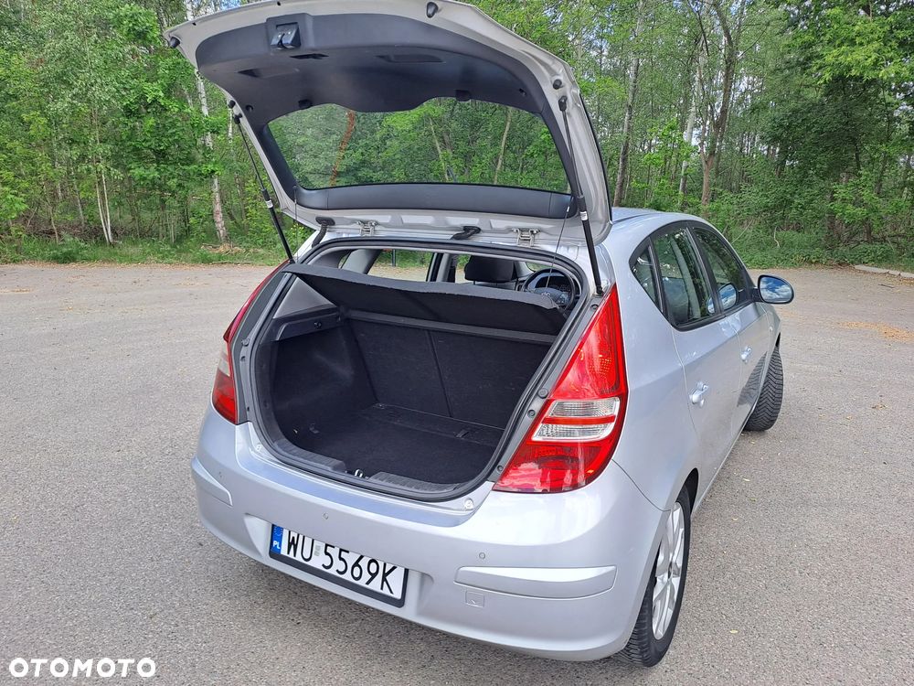 Hyundai i30 1.6 CRDi Comfort EU5 - 15