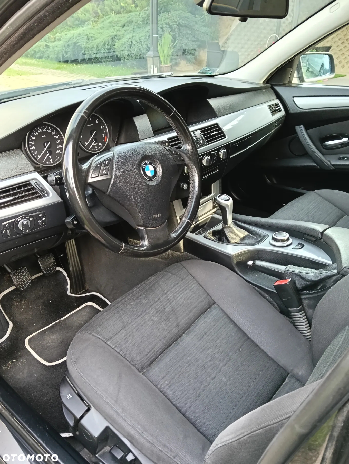 BMW Seria 5 520i - 14