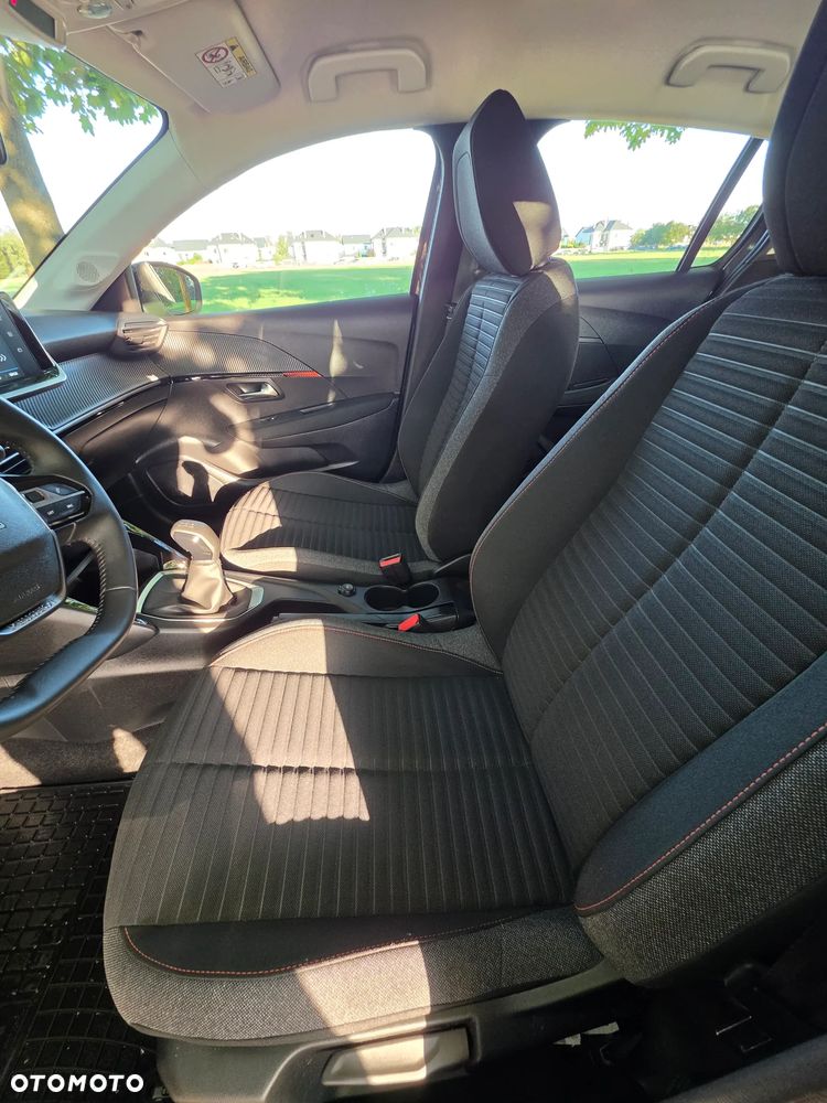 Peugeot 208 - 11