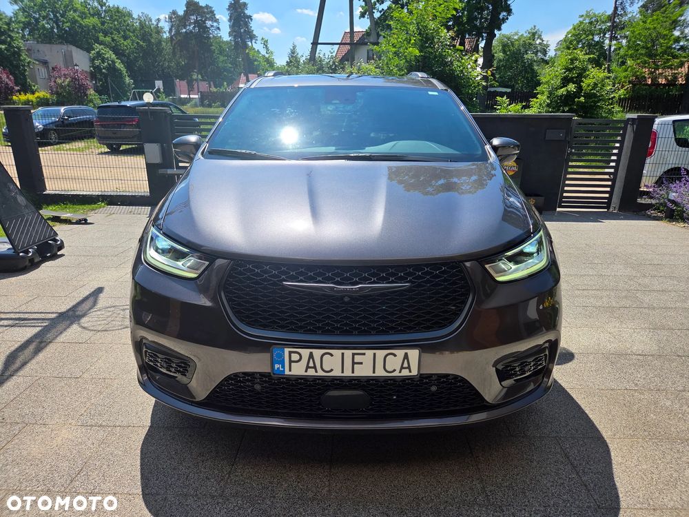 Chrysler Pacifica - 2