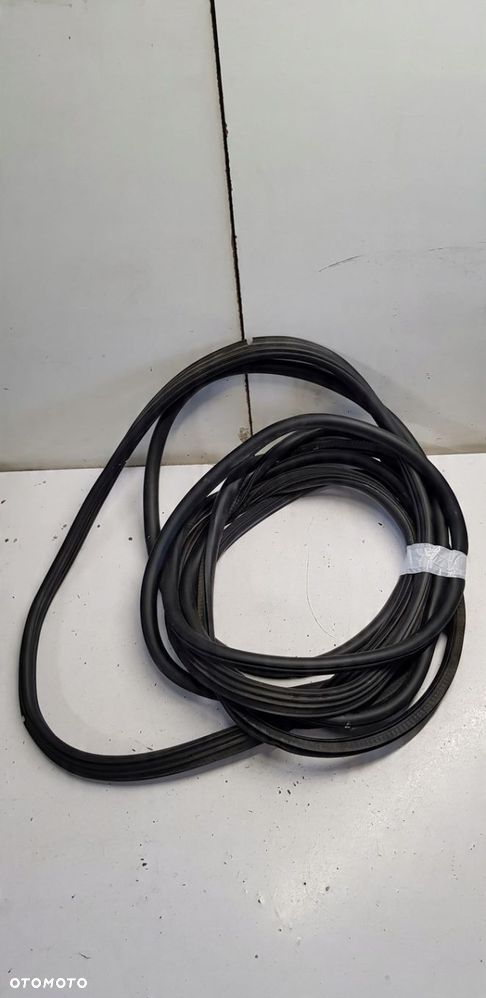 uszczelka drzwi tył Ford Kuga mk3