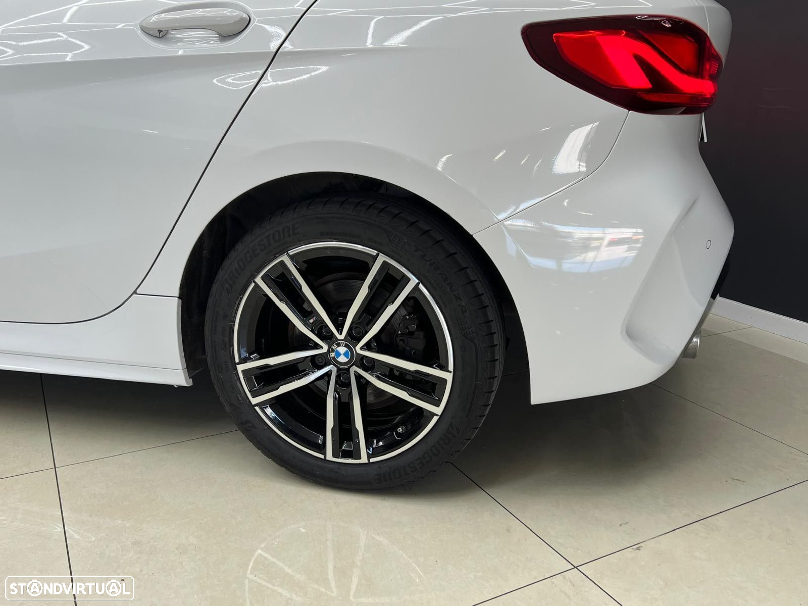 BMW 116 d Pack Desportivo M - 13