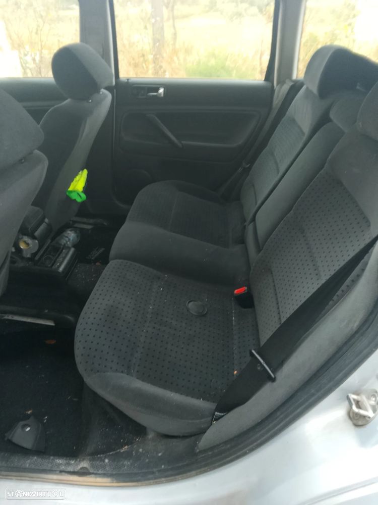 VW Passat Variant 1.9 TDi Confl Top EC - 5