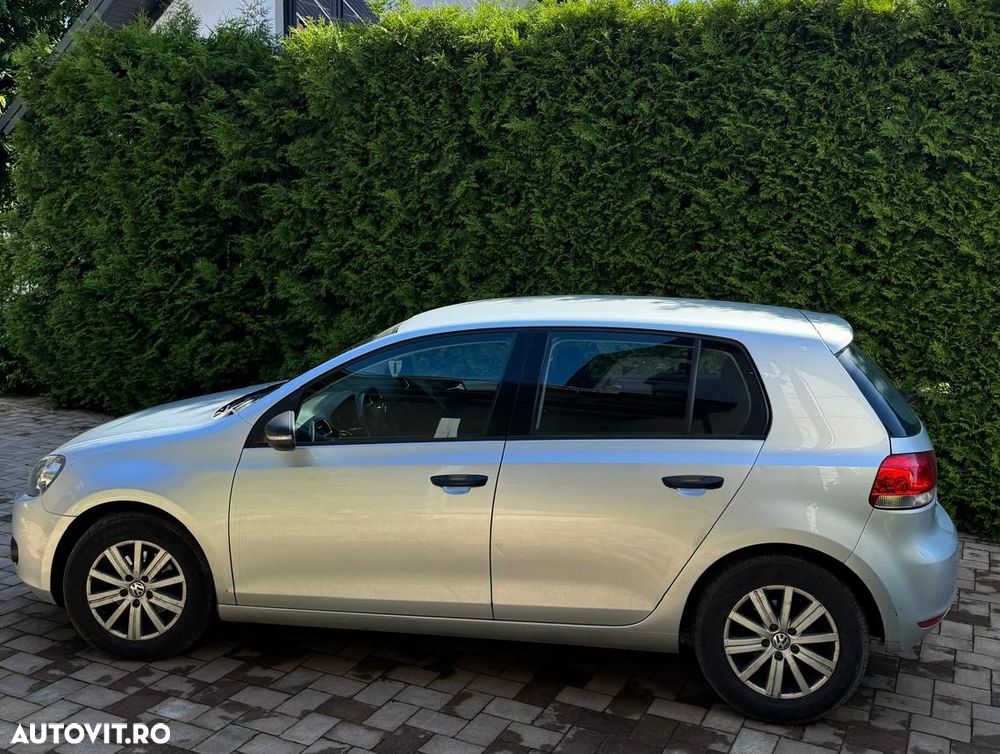 Volkswagen Golf - 1