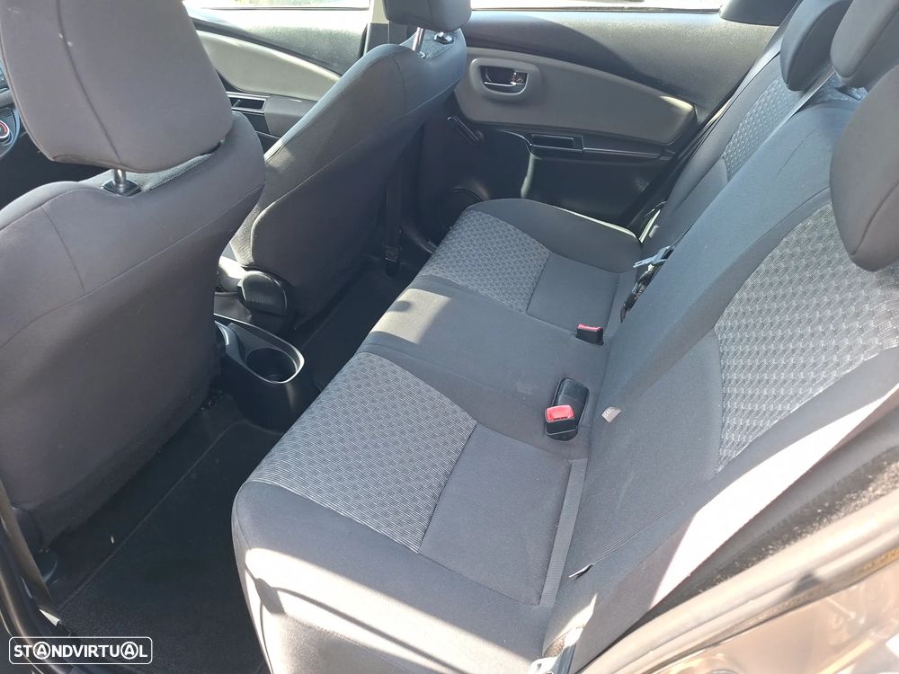 Toyota Yaris 1.4 D-4D Sport+P.Techno +Navi - 8