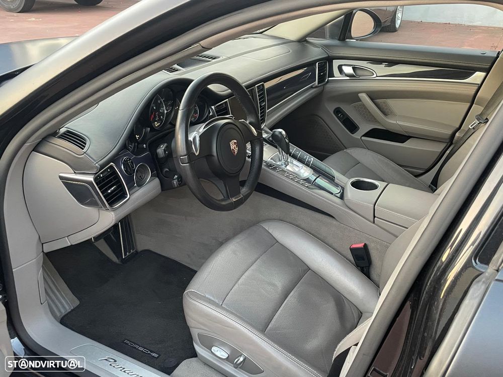 Porsche Panamera PDK Platinum Edition - 4