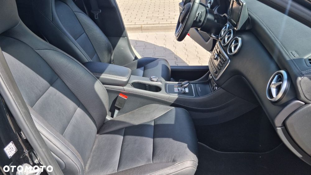 Mercedes-Benz Klasa A 45 AMG 4Matic AMG Speedshift 7G-DCT - 13