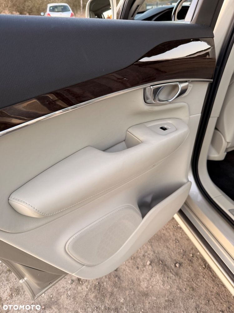 Volvo XC 90 D5 AWD Inscription 7os - 33