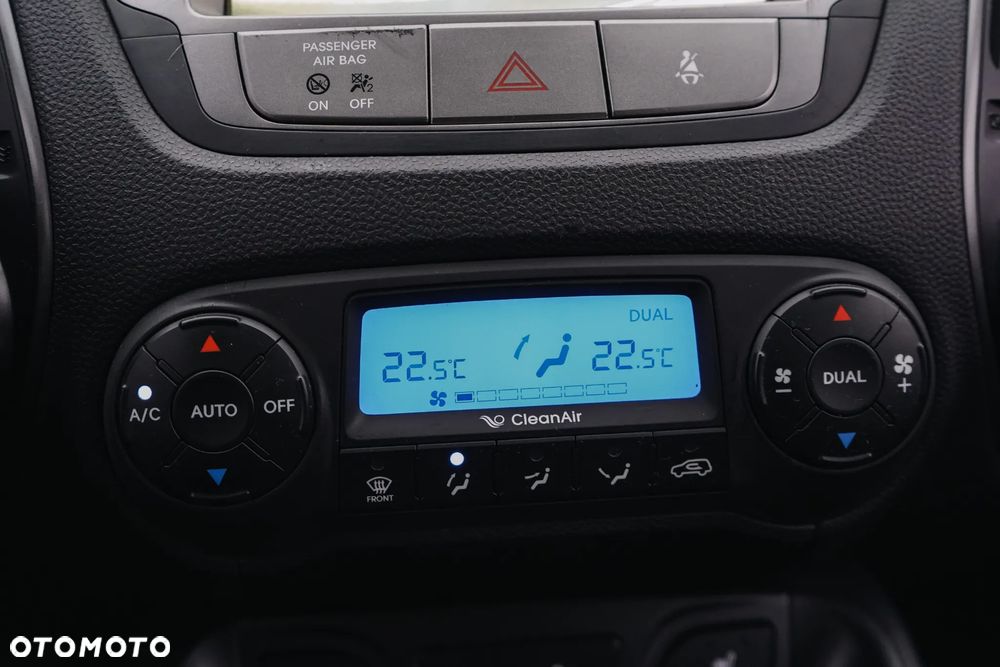 Hyundai ix35 1.7 CRDi 2WD blue Finale Gold - 27