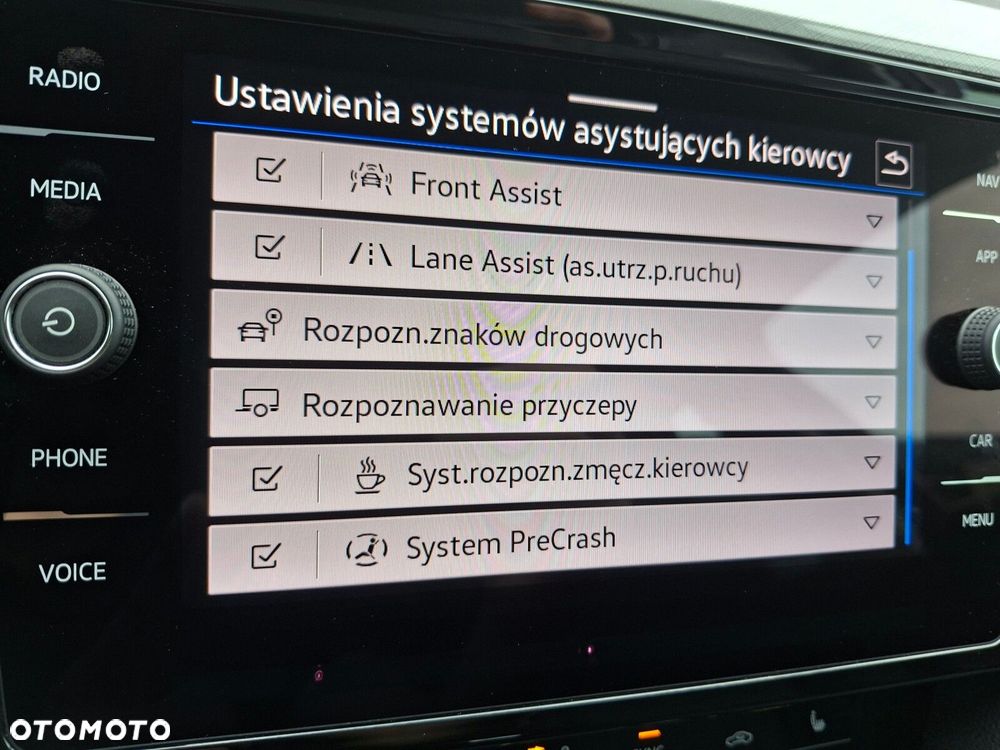 Volkswagen Passat - 26
