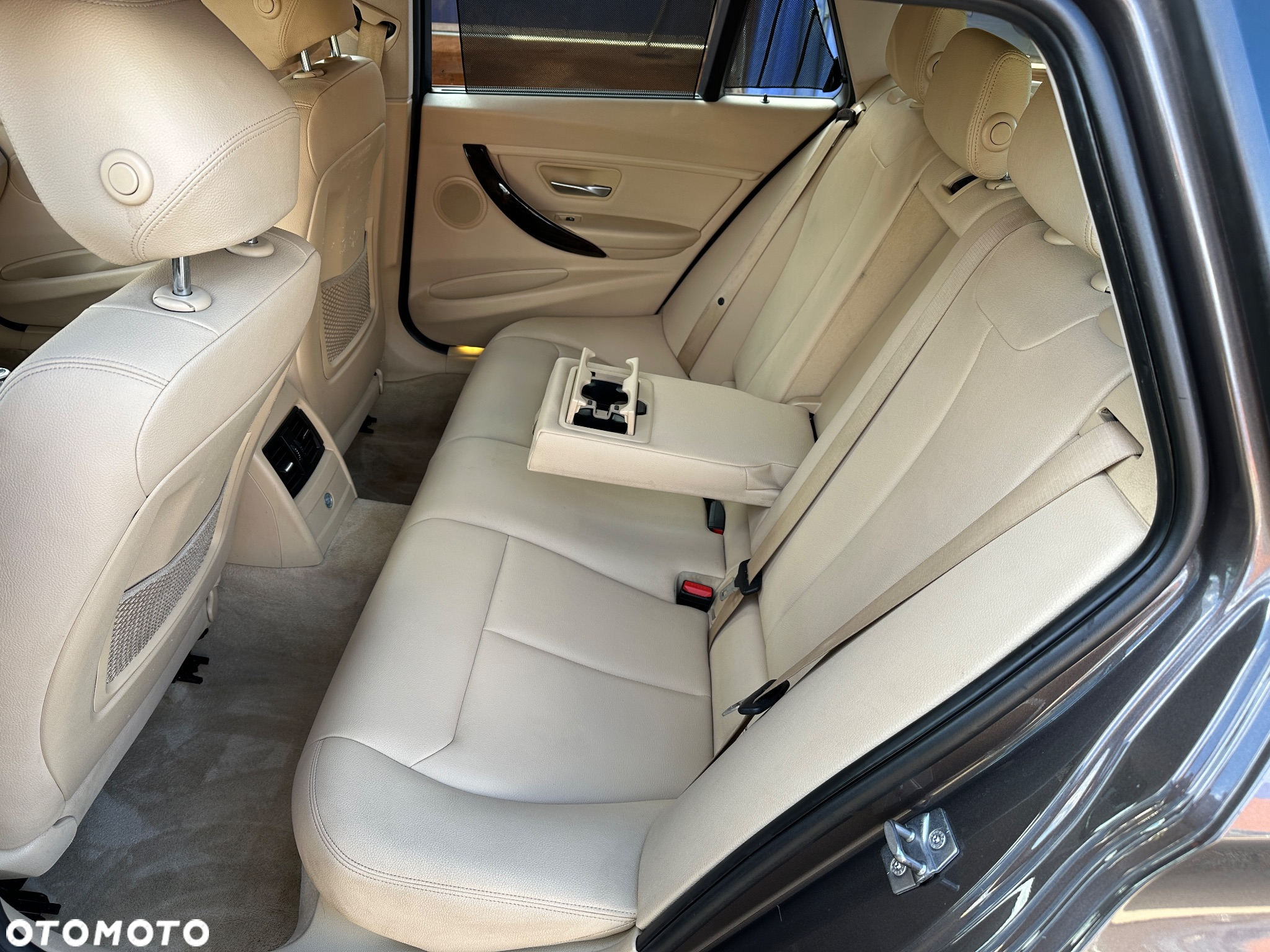 BMW Seria 3 318d DPF Touring Edition Exclusive - 14
