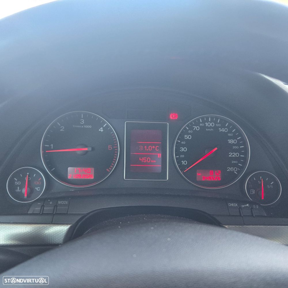 Audi A4 Avant 2.5 TDI quattro - 6