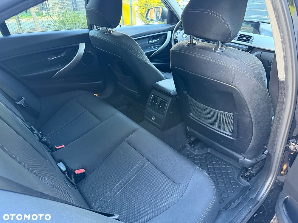 BMW Seria 3 318i GPF Sport Line Shadow - 21