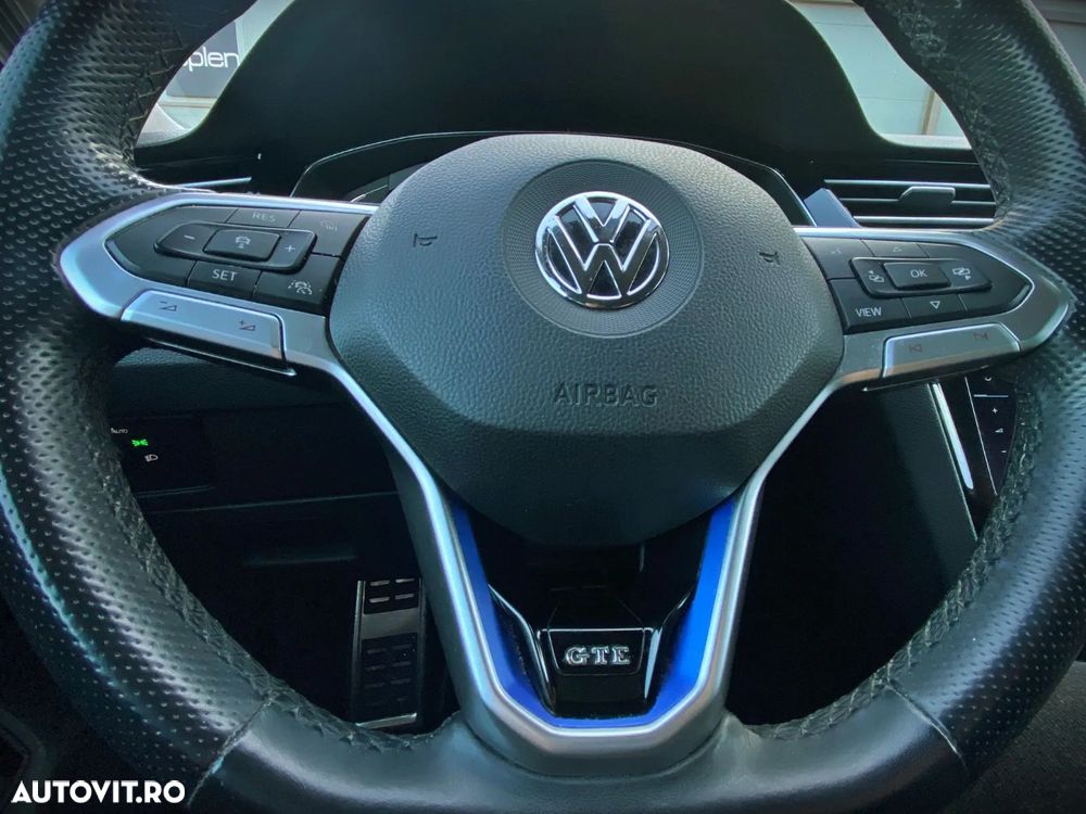 Volkswagen Passat - 25