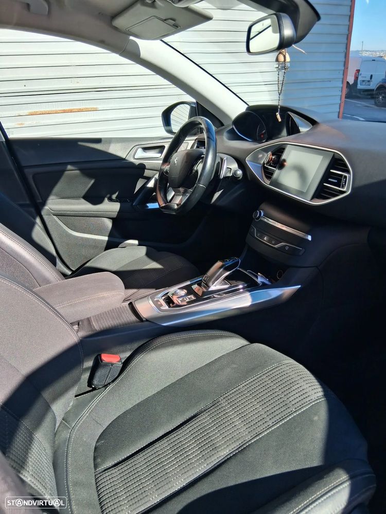 Peugeot 308 1.5 BlueHDi Style EAT8 - 4