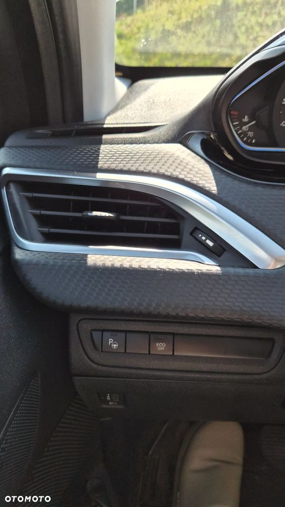 Peugeot 2008 PureTech 110 Stop&Start EAT6 Allure - 26
