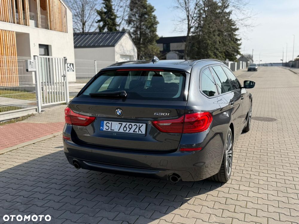 BMW Seria 5 530i Sport Line - 8
