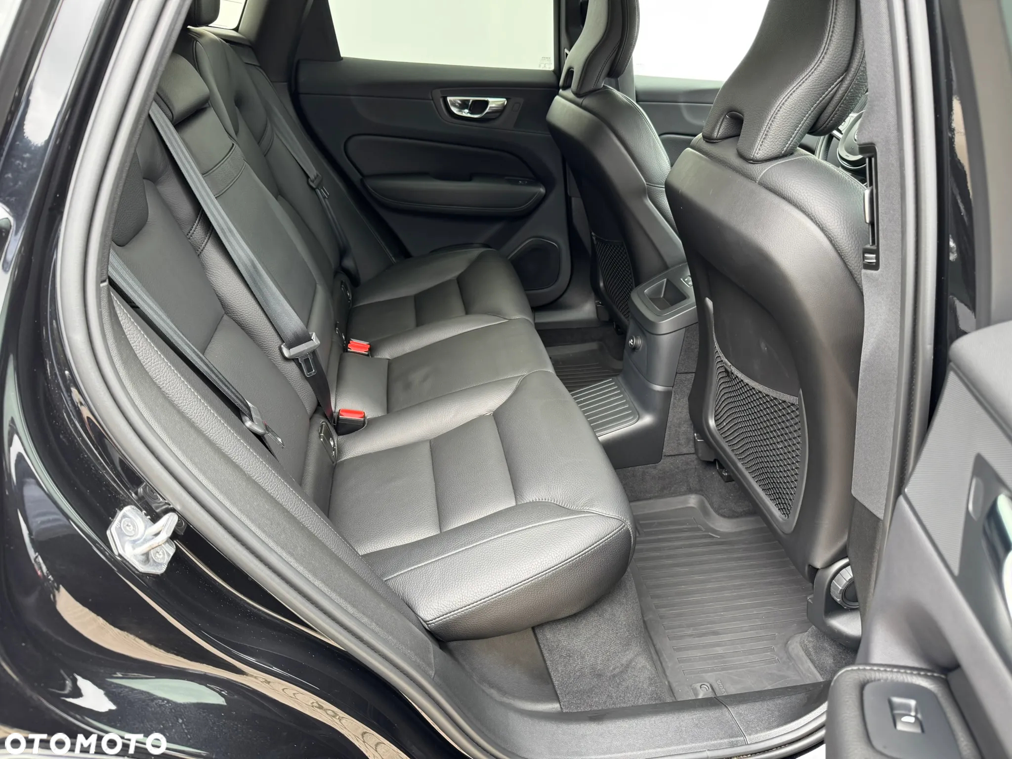 Volvo XC 60 T8 AWD Plug-In Hybrid Inscription - 9