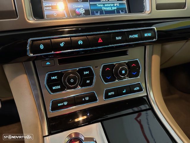 Jaguar XF 3.0 D V6 S Portfolio - 14