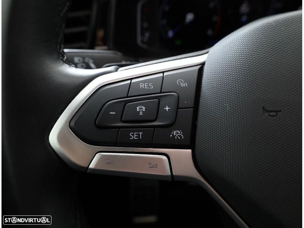 VW T-Roc 1.5 TSI R-Line DSG - 32