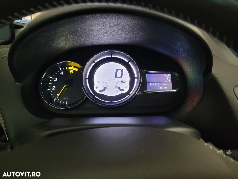 Renault Megane dCi 110 FAP EDC BOSE Edition - 8