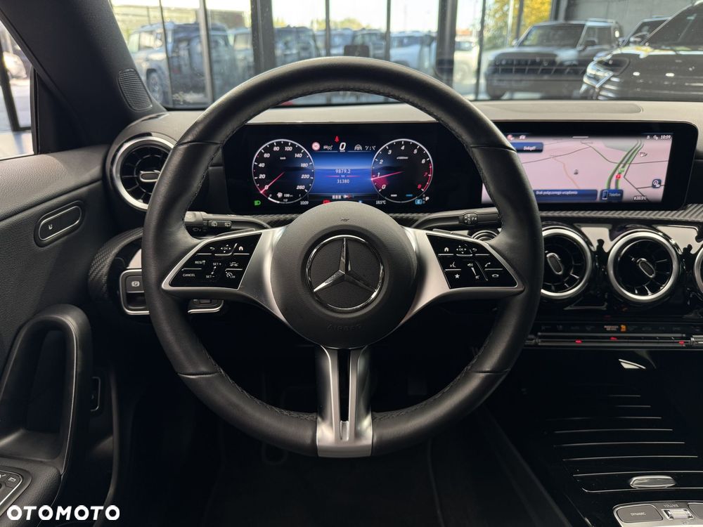 Mercedes-Benz CLA 200 7G-DCT - 17