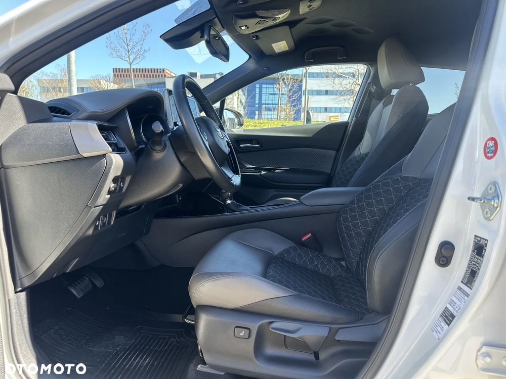 Toyota C-HR - 12