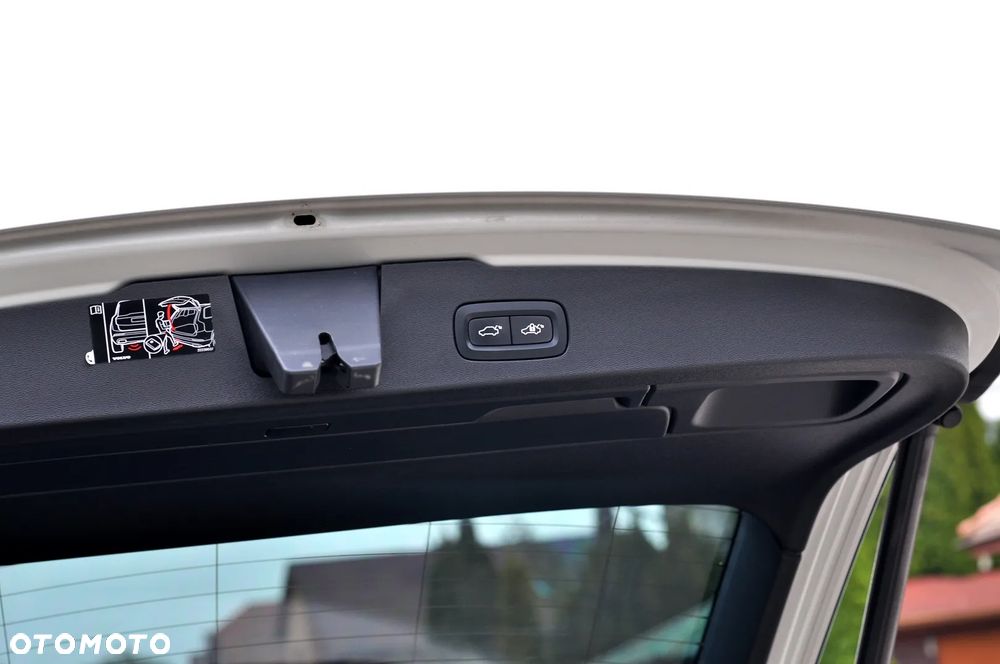 Volvo V60 T6 AWD Recharge Geartronic Inscription - 19