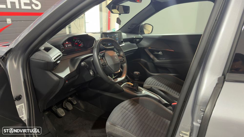 Peugeot 2008 1.2 PureTech Active - 11