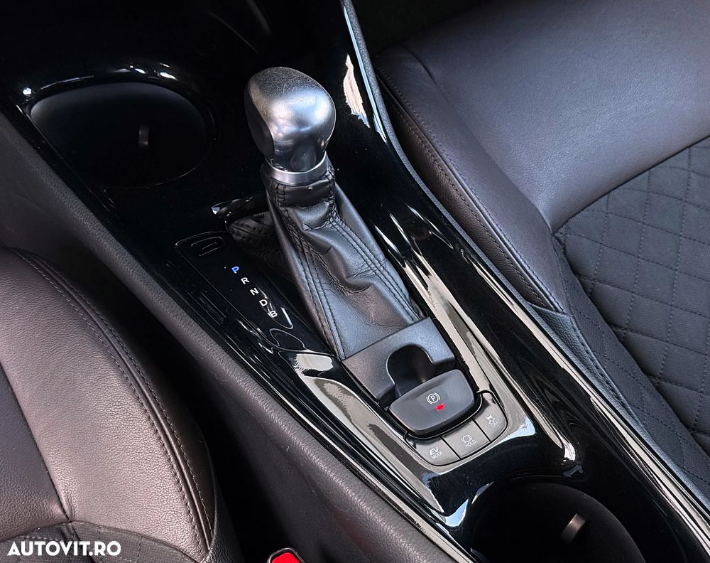 Toyota C-HR Style Selection - 25