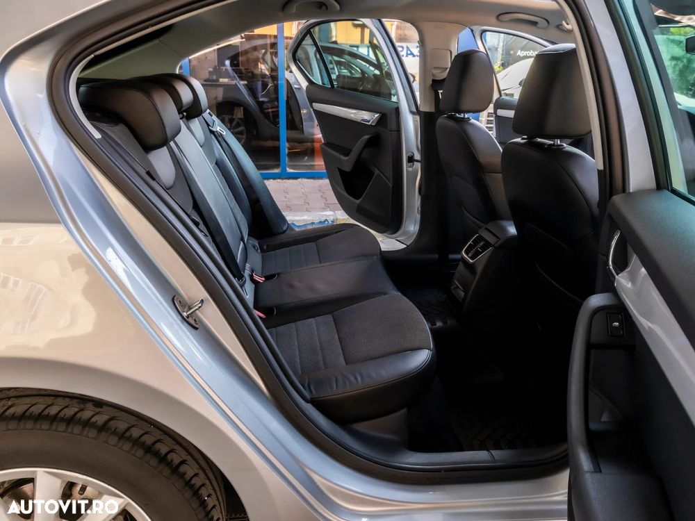 Skoda Octavia 1.6 TDI (Green tec) DSG Ambition - 6